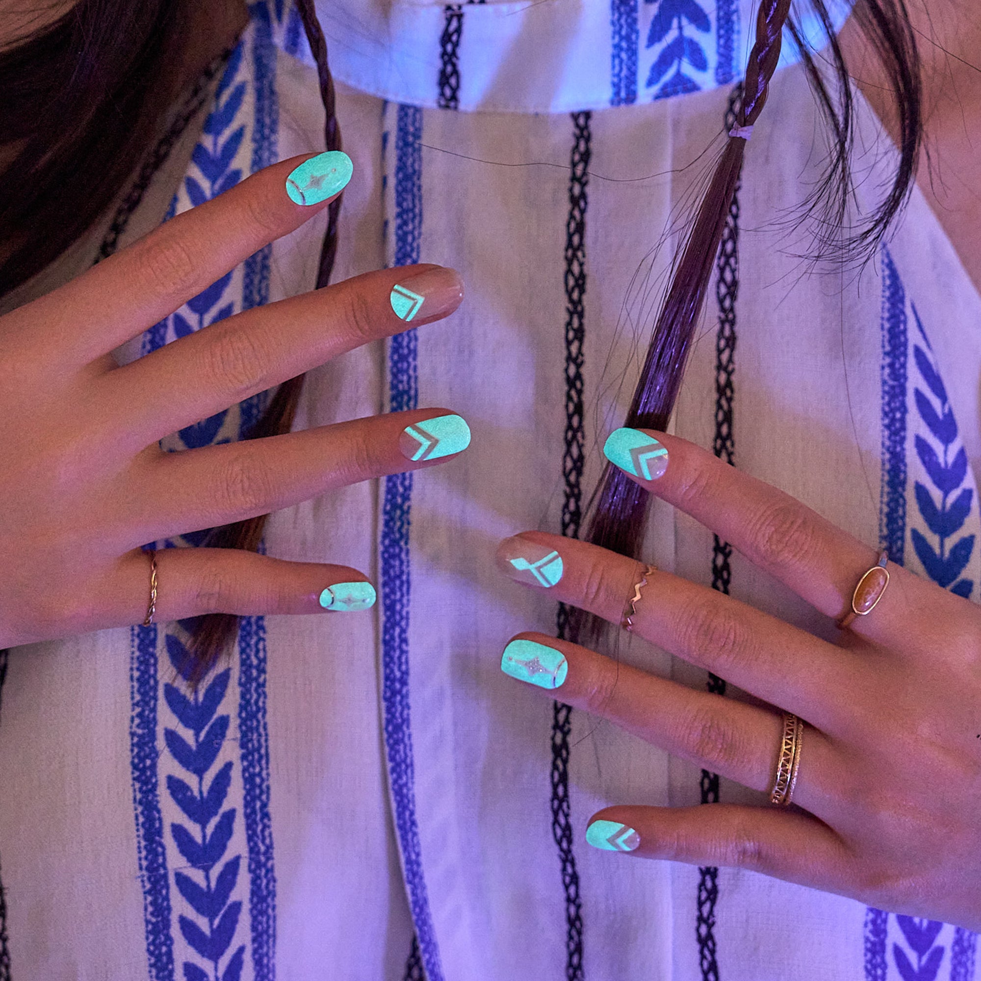 BOHEMIAN NEON GLOW