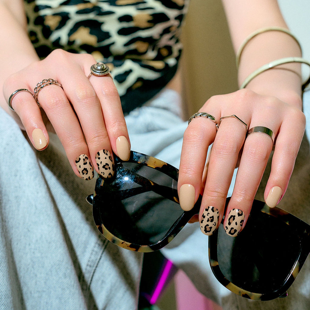 LEOPARD NEON GLOW