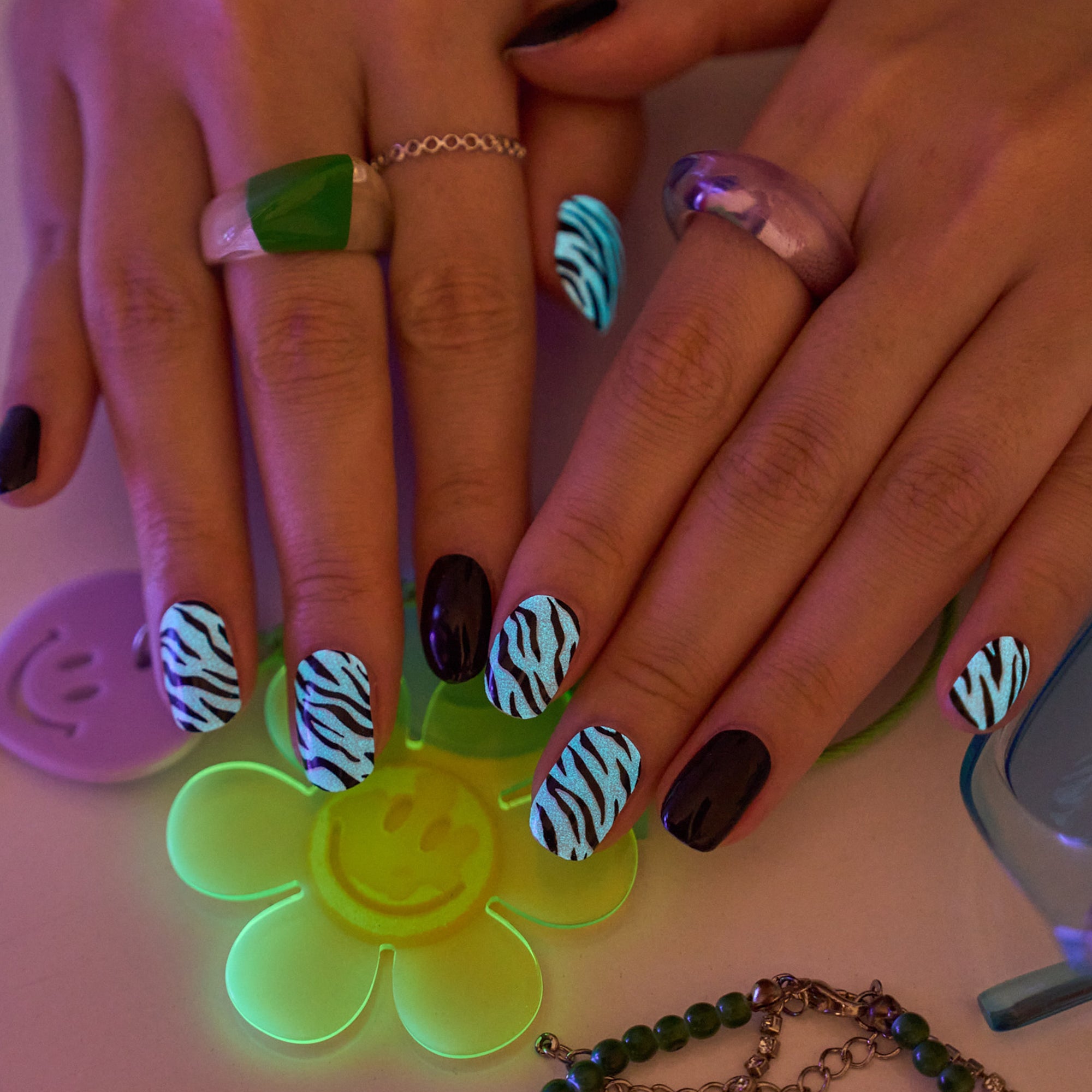 ZEBRA NEON GLOW